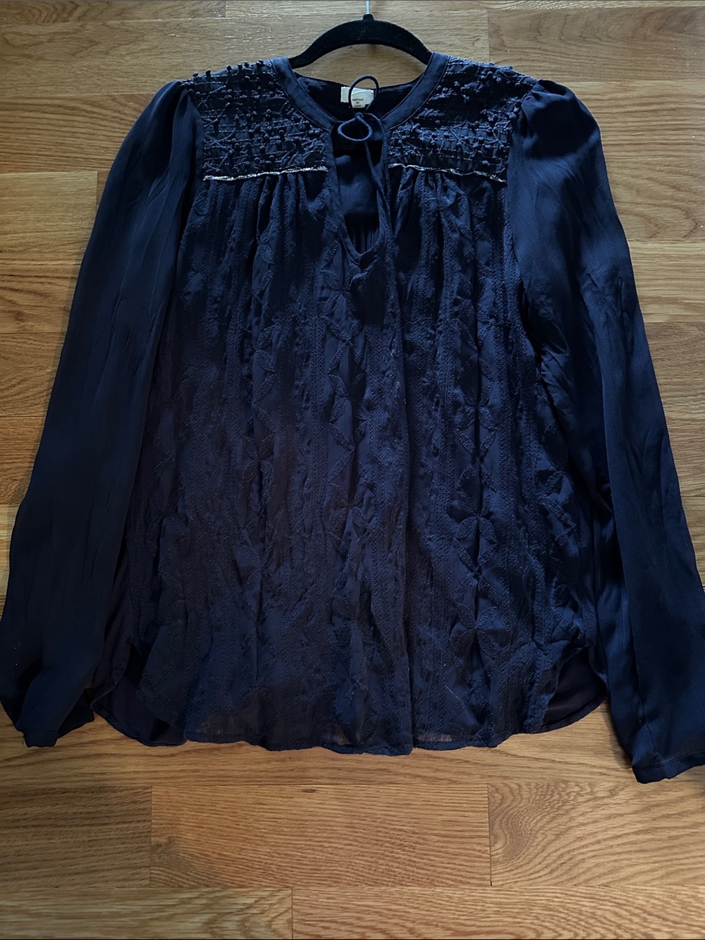 Anthropologie Tiny Navy Textured Long-Sleeve Blouse Keyhole like new size Medium